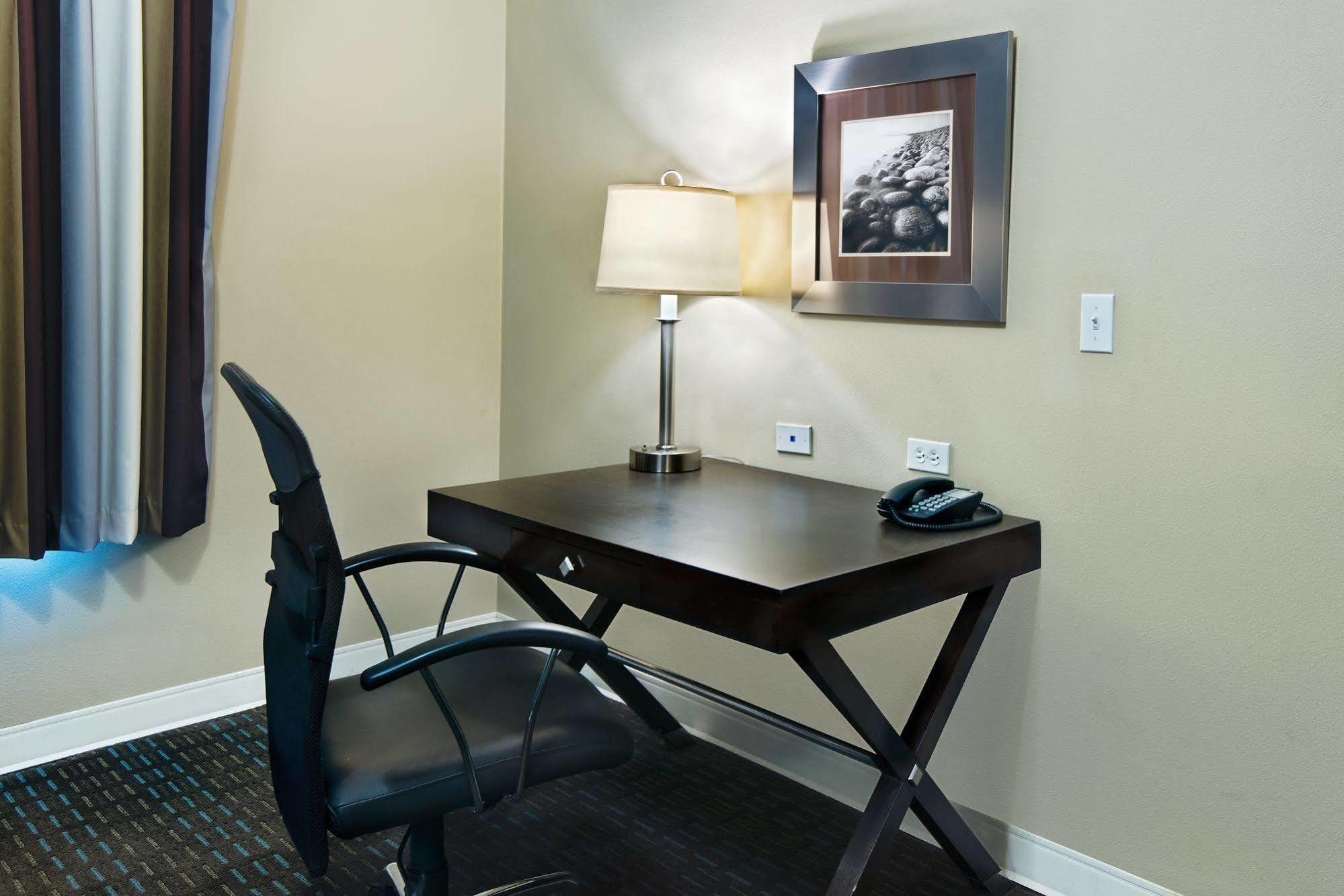 Oxford Suites Silverdale Exterior foto