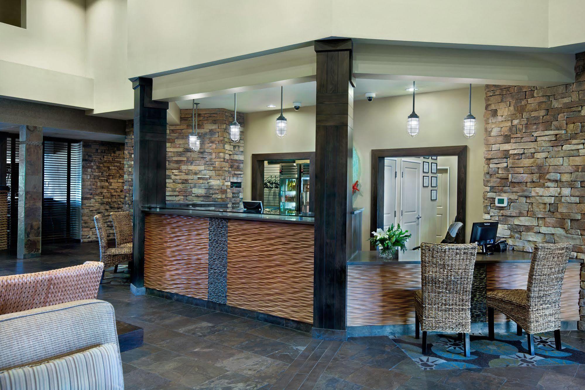 Oxford Suites Silverdale Exterior foto